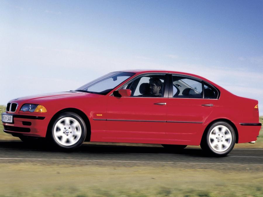  BMW 318i Sedan 1998 года  (фото 2 из 3)